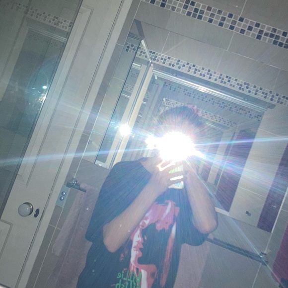 Meet your Posher, Eadie - Picture 1 of 1